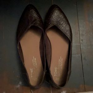 Tom’s Brow. Leather Flats